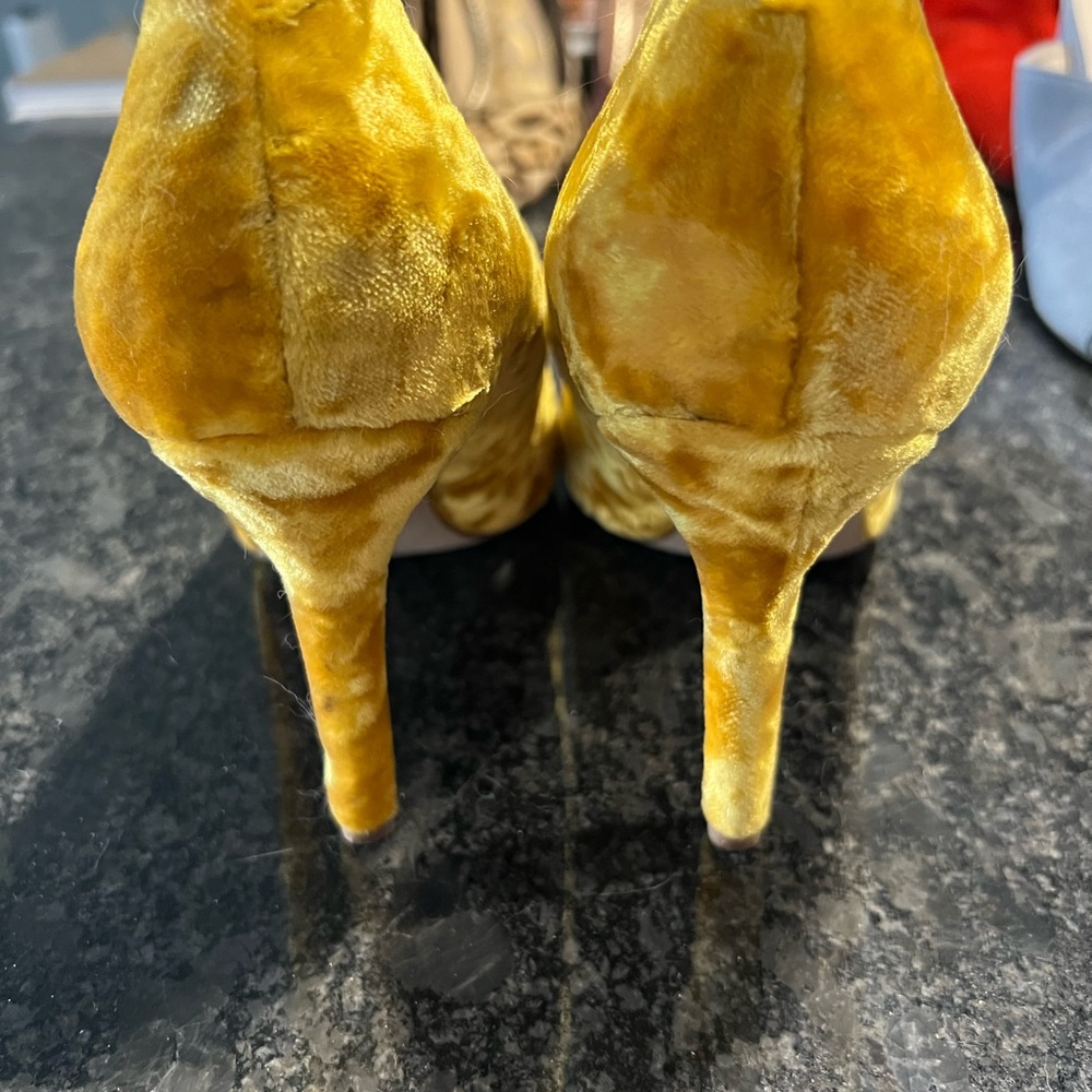 Sam Edelman Mustard Velvet Heels - Picture 3 of 3